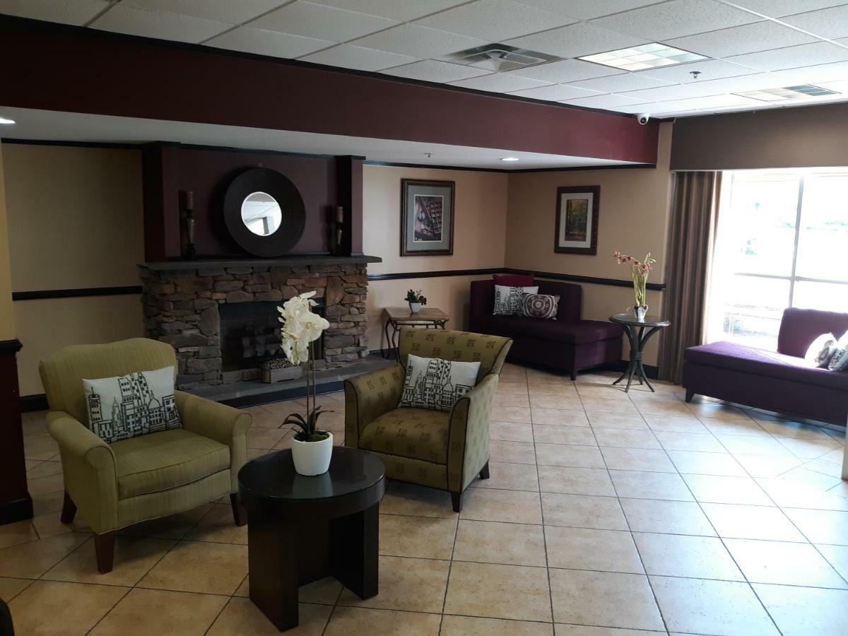 Oyo Hotel Phenix City Central Exterior photo